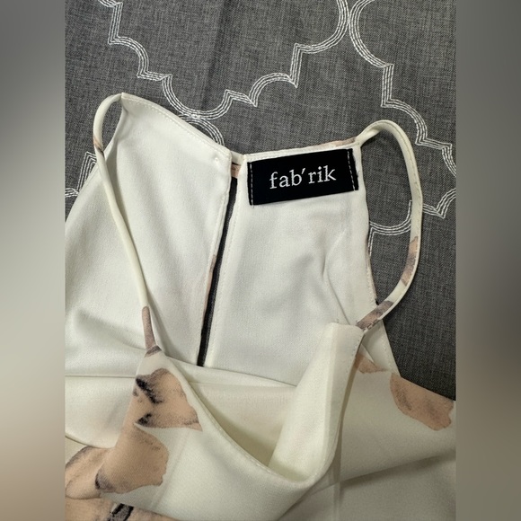 Fab’rik Women’s Floral Dress size Medium NWOT - Picture 4 of 6